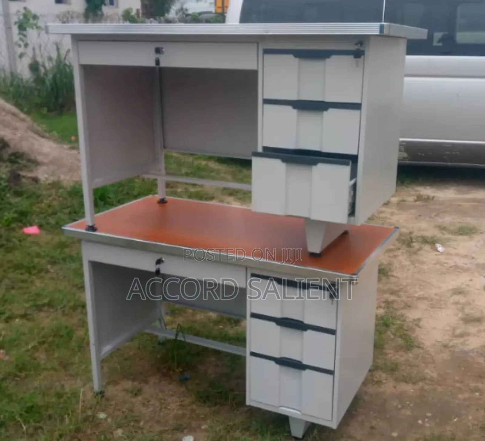 Metal Body Office Table