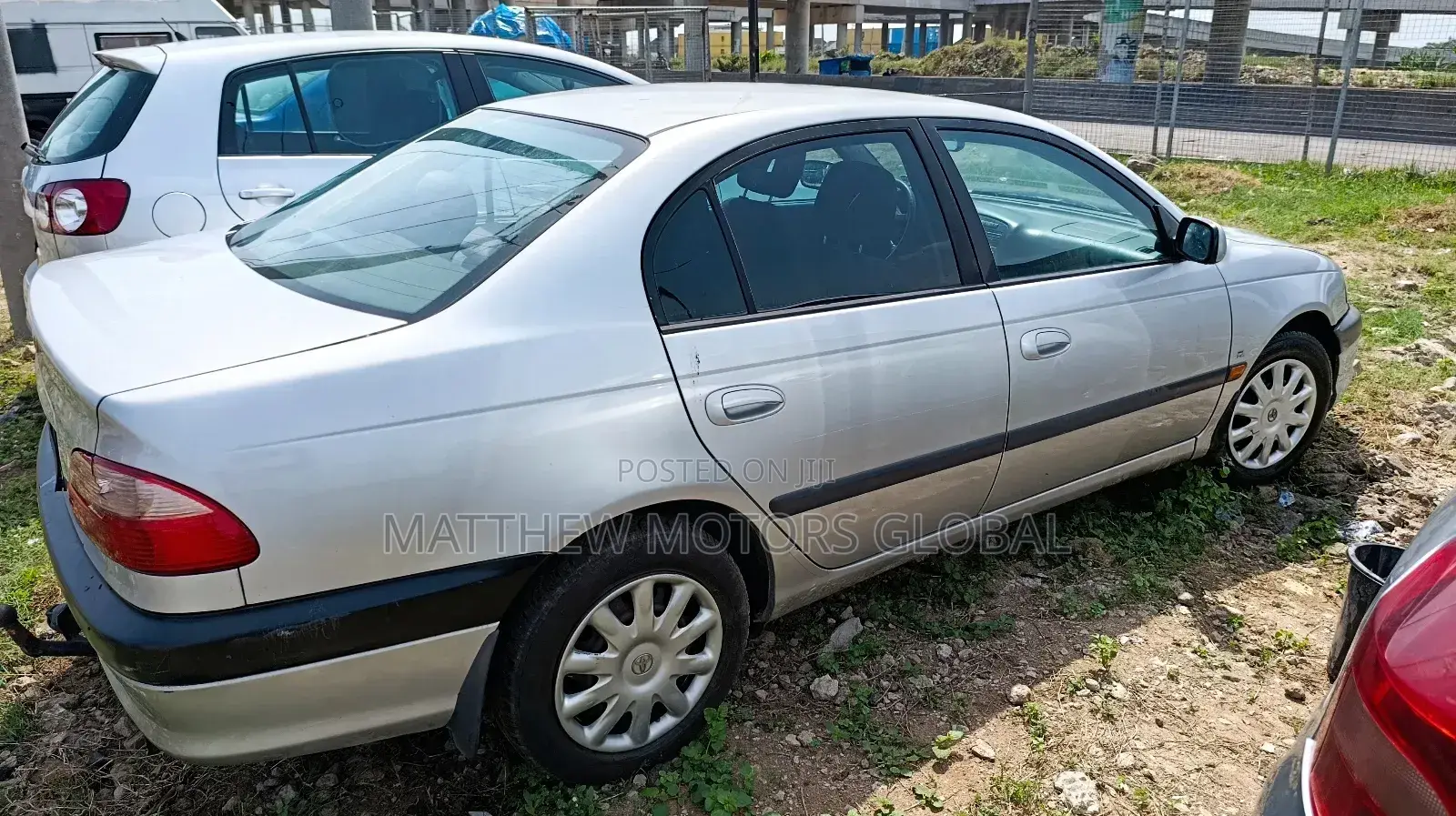 Toyota Avensis Liftback 2004 Silver