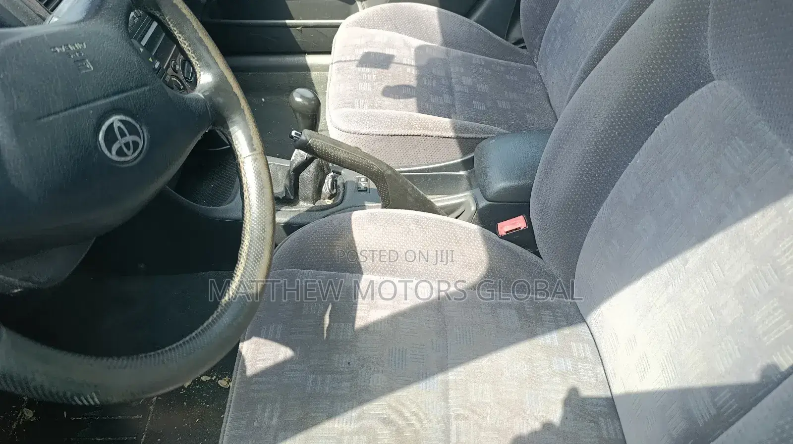 Toyota Avensis Liftback 2004 Silver
