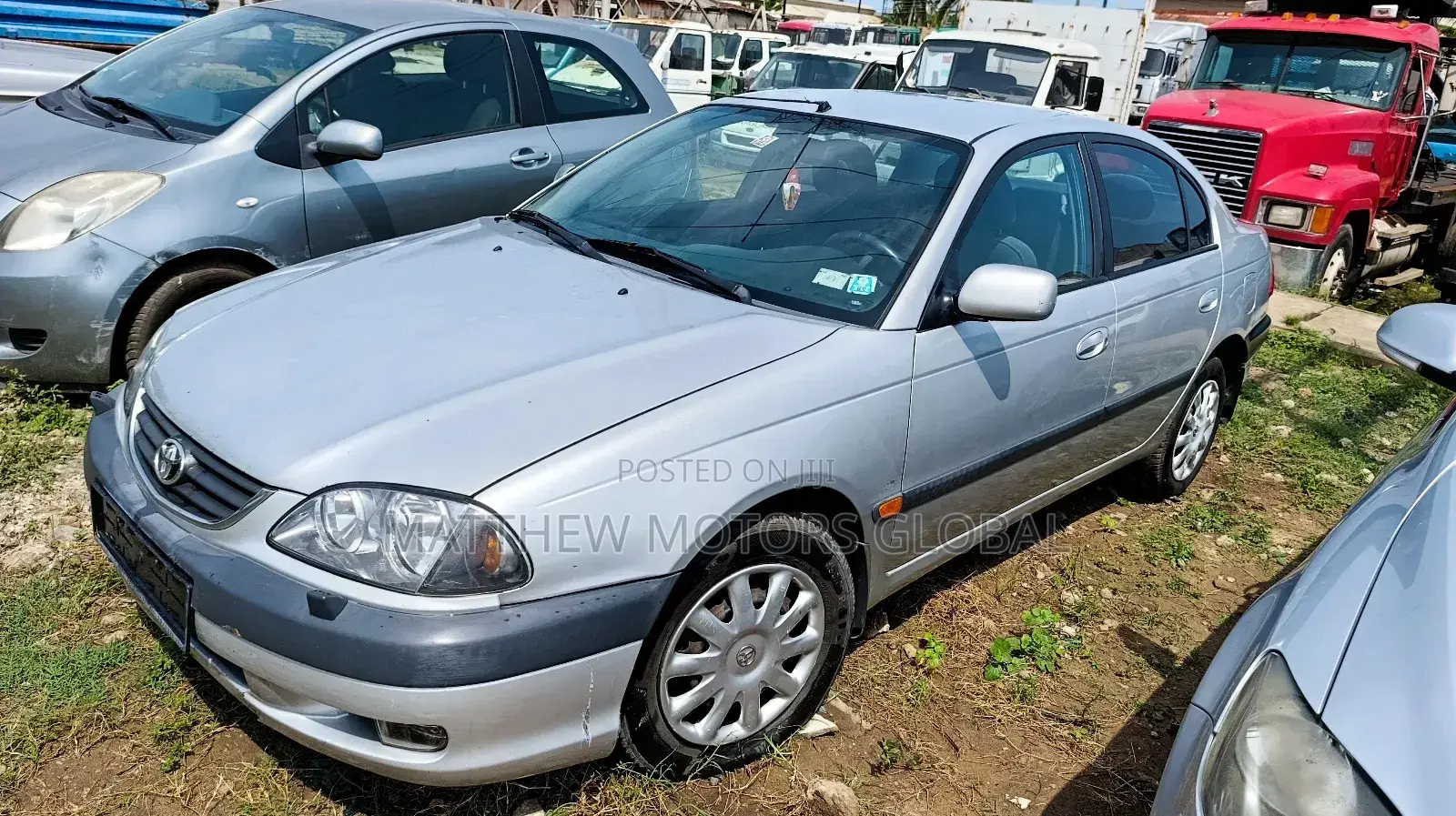 Toyota Avensis Liftback 2004 Silver