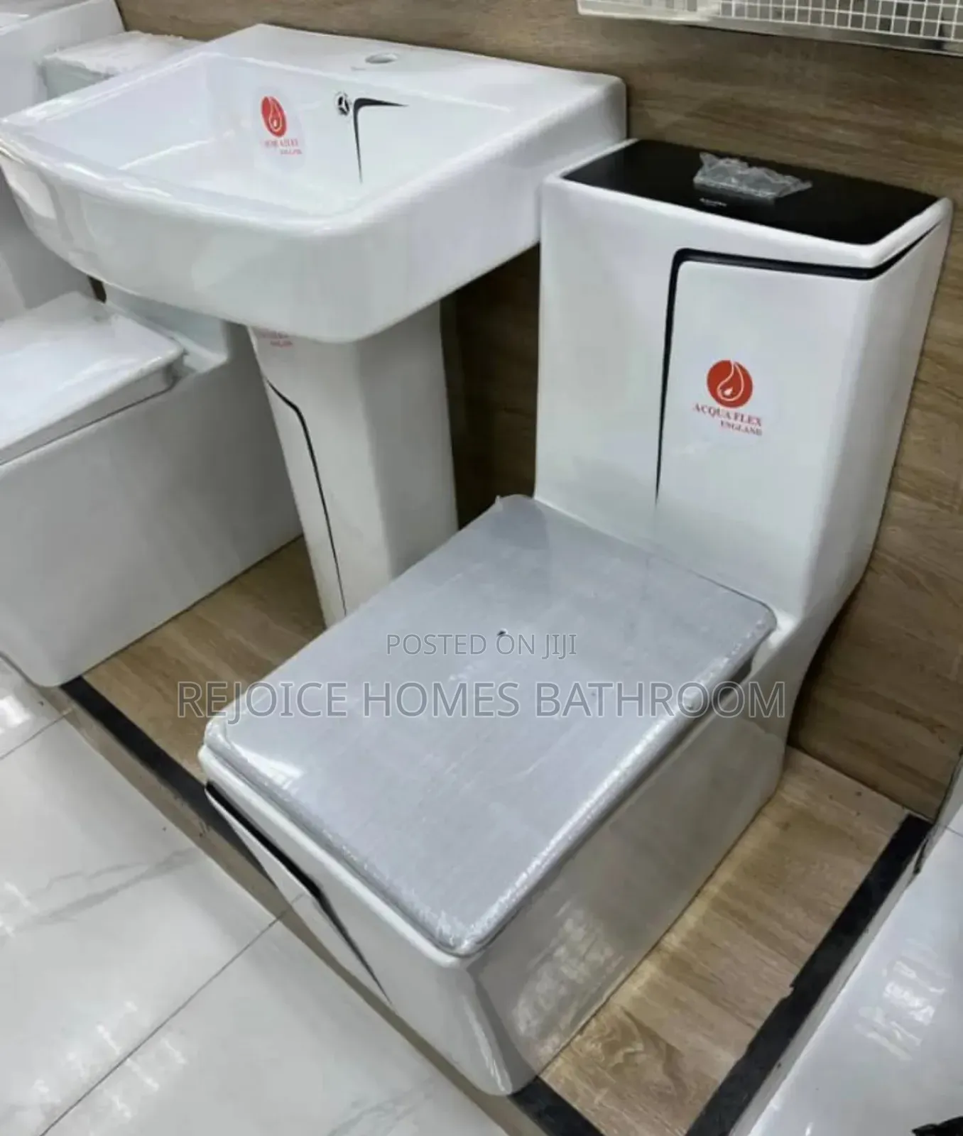 Modern Square Ceramic Water Closet Toilet Wash Basin Set