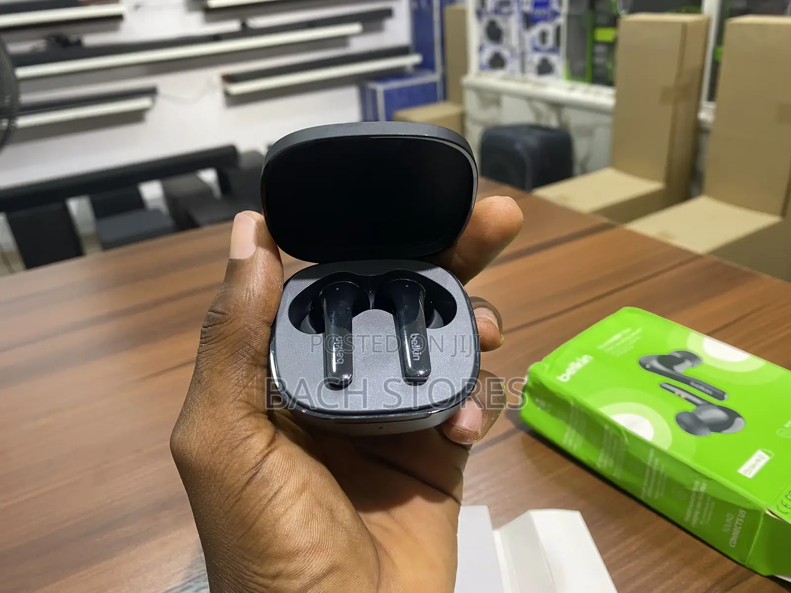 Belkin Soundform Flow Earbud With Active Noise Cancellation