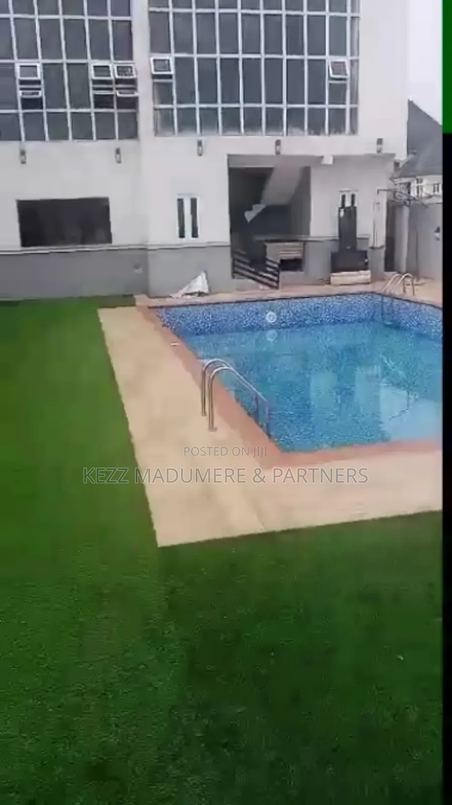 To Let/ Lease Hotel : Functional 19 Rooms in Owerri