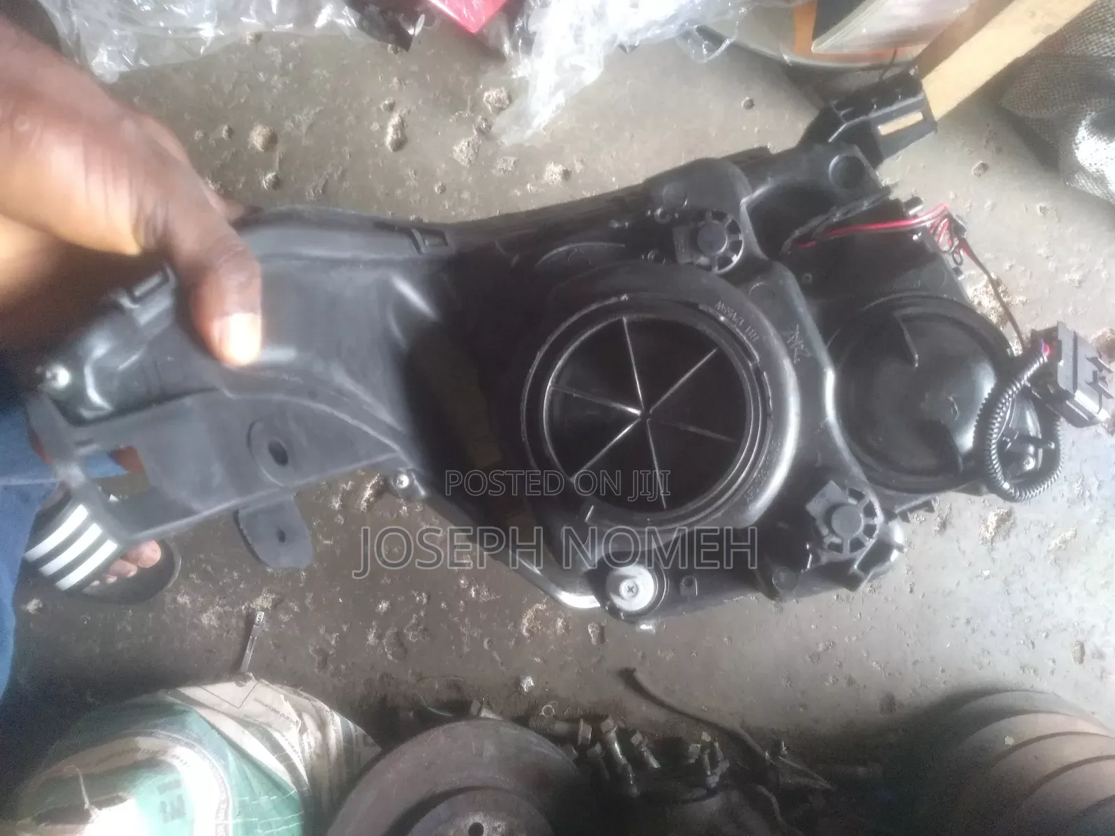 2010 to 2016 Cadillac SRX Headlight