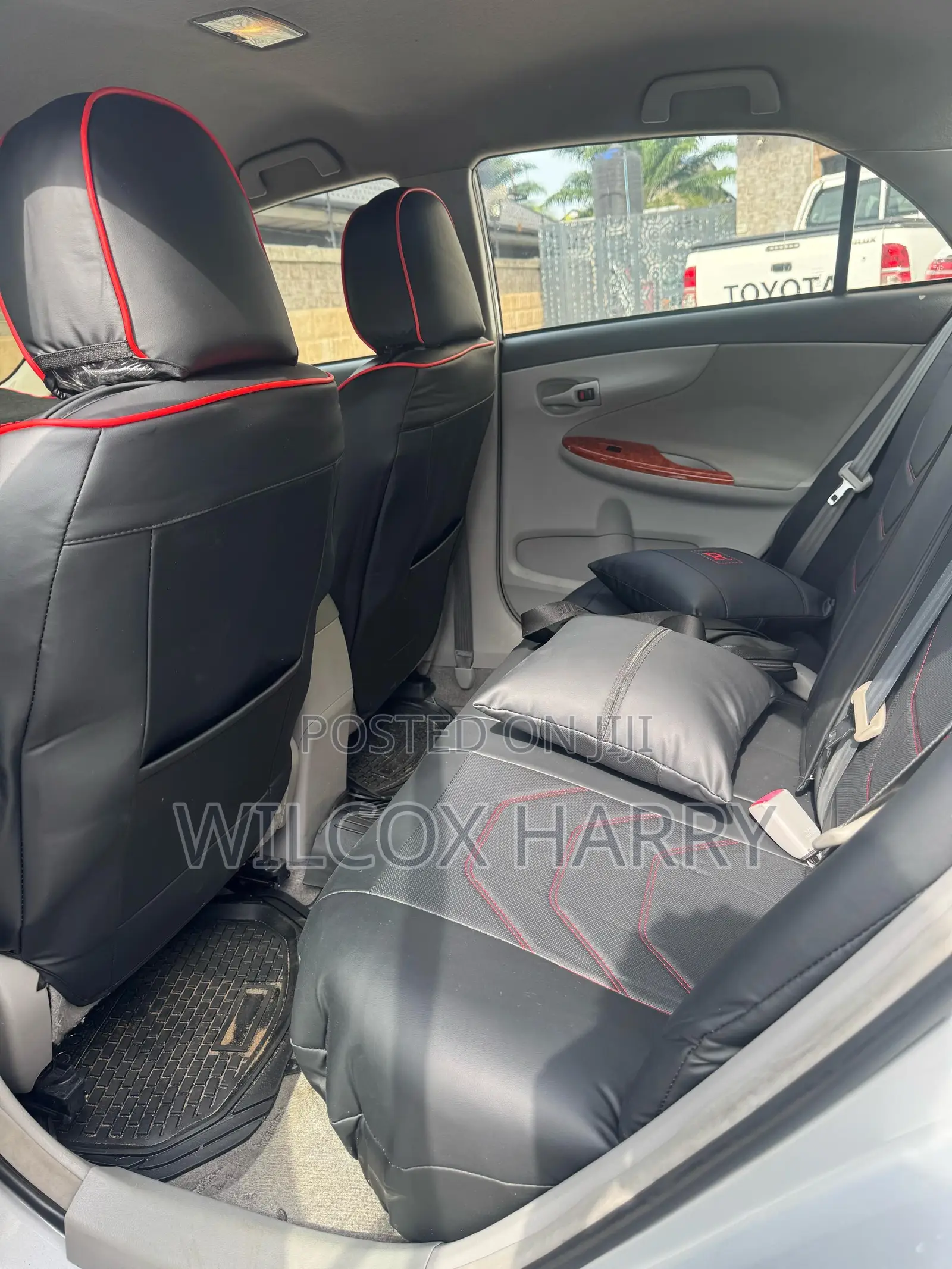 Toyota Corolla L 4dr Sedan (1.8L 4cyl 5M) 2012 Silver