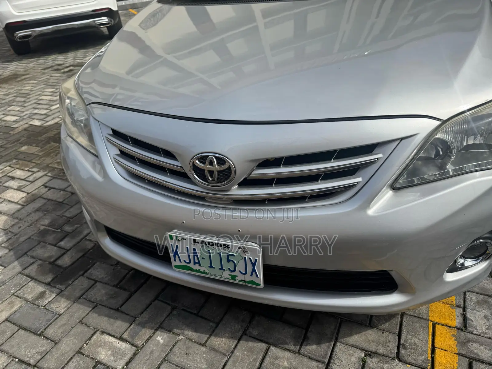 Toyota Corolla L 4dr Sedan (1.8L 4cyl 5M) 2012 Silver