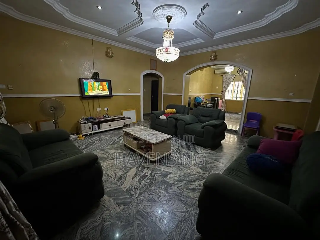 Furnished 3bdrm Bungalow in FHA for sale