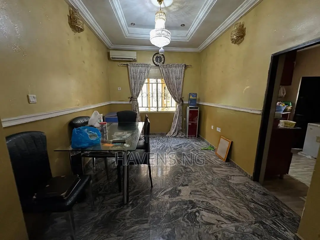 Furnished 3bdrm Bungalow in FHA for sale