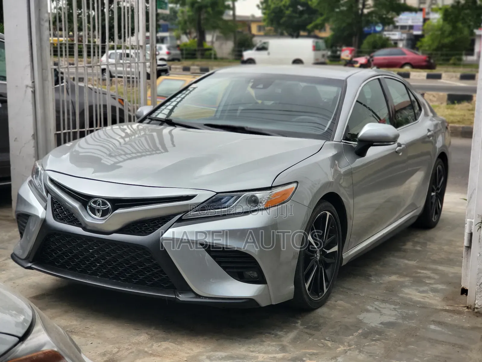 Toyota Camry XSE (2.5L 4cyl 8A) 2019 Silver