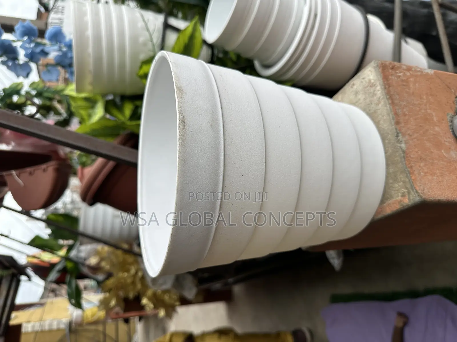 Round Lining Design Fiber Flower Vase