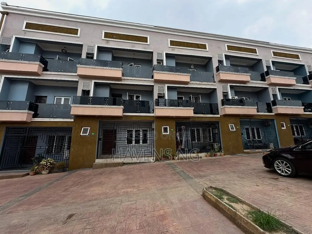 4bdrm Duplex in Kaura for sale