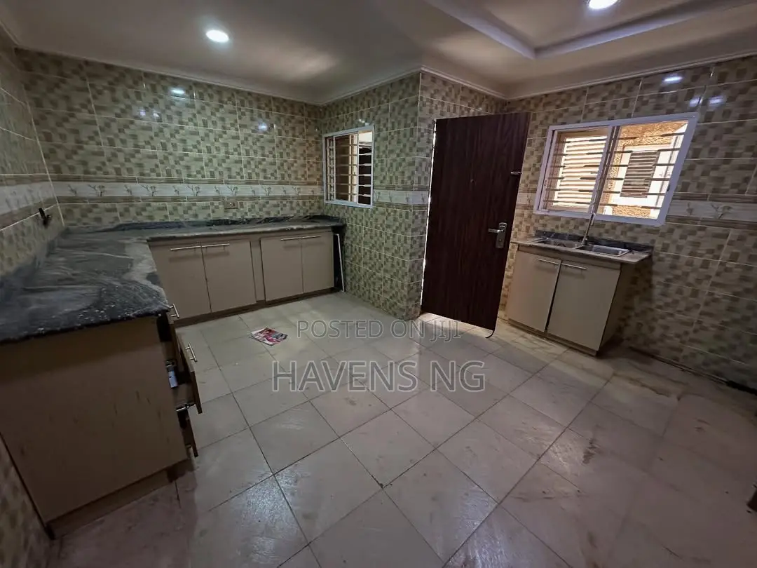 4bdrm Duplex in Kaura for sale