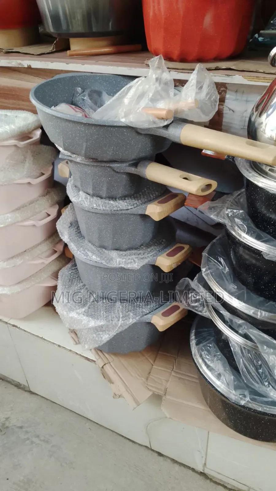 High Quality Set of Exoti Non Stick Set of Pot and Fryin Pan