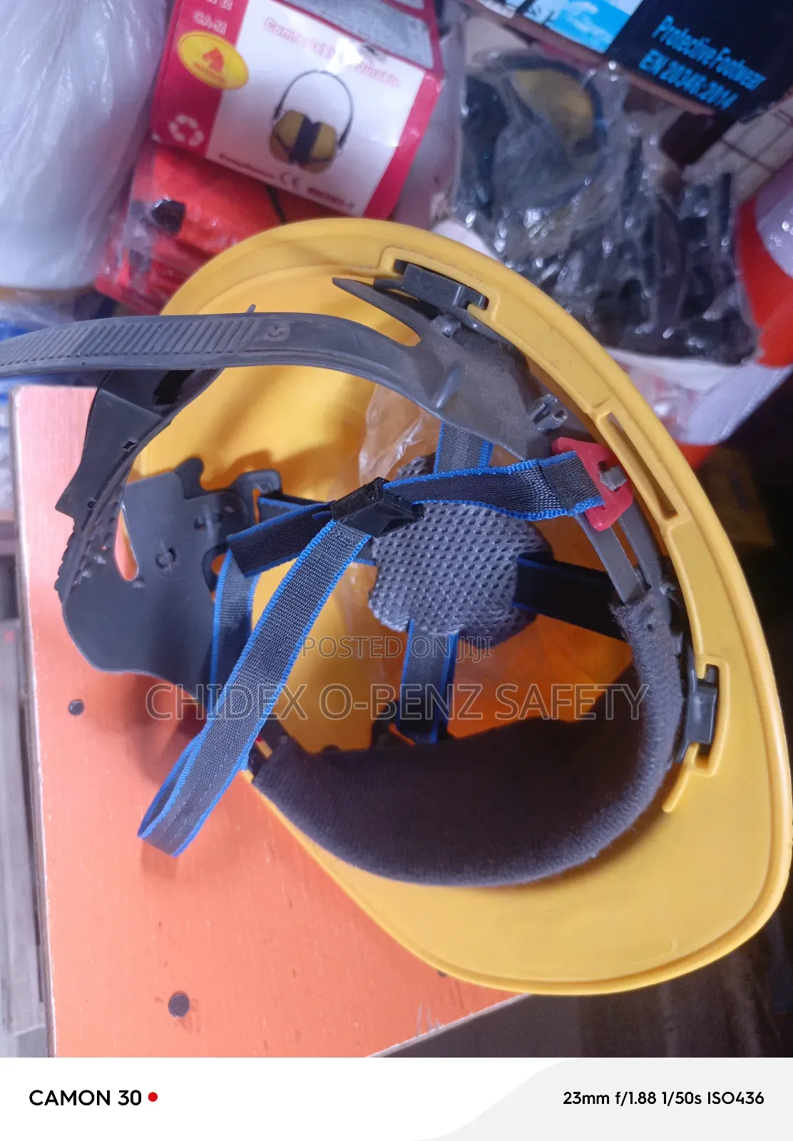 Ordinary V-guide Helmet