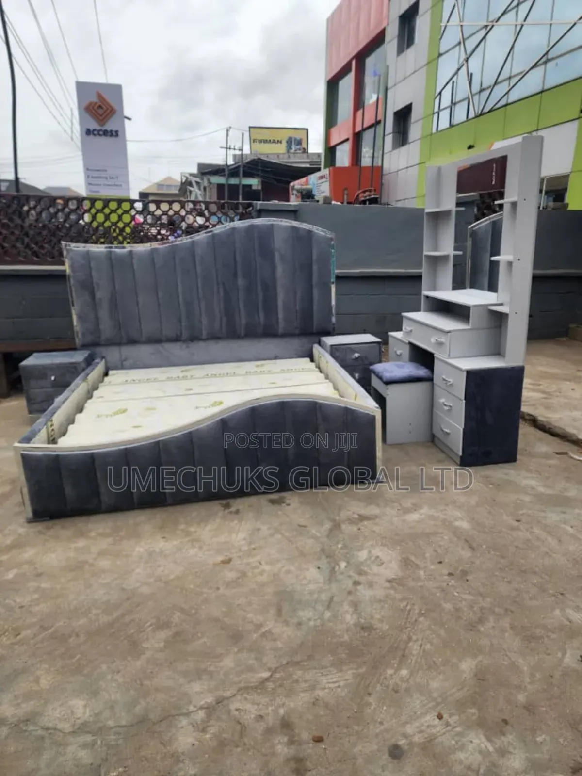 Unique Design Executive 6by6 Padded Bed Frame With All Acces