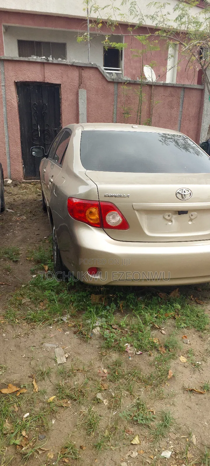 Toyota Corolla XLE 4dr Sedan (1.8L 4cyl 4A) 2010 Gold