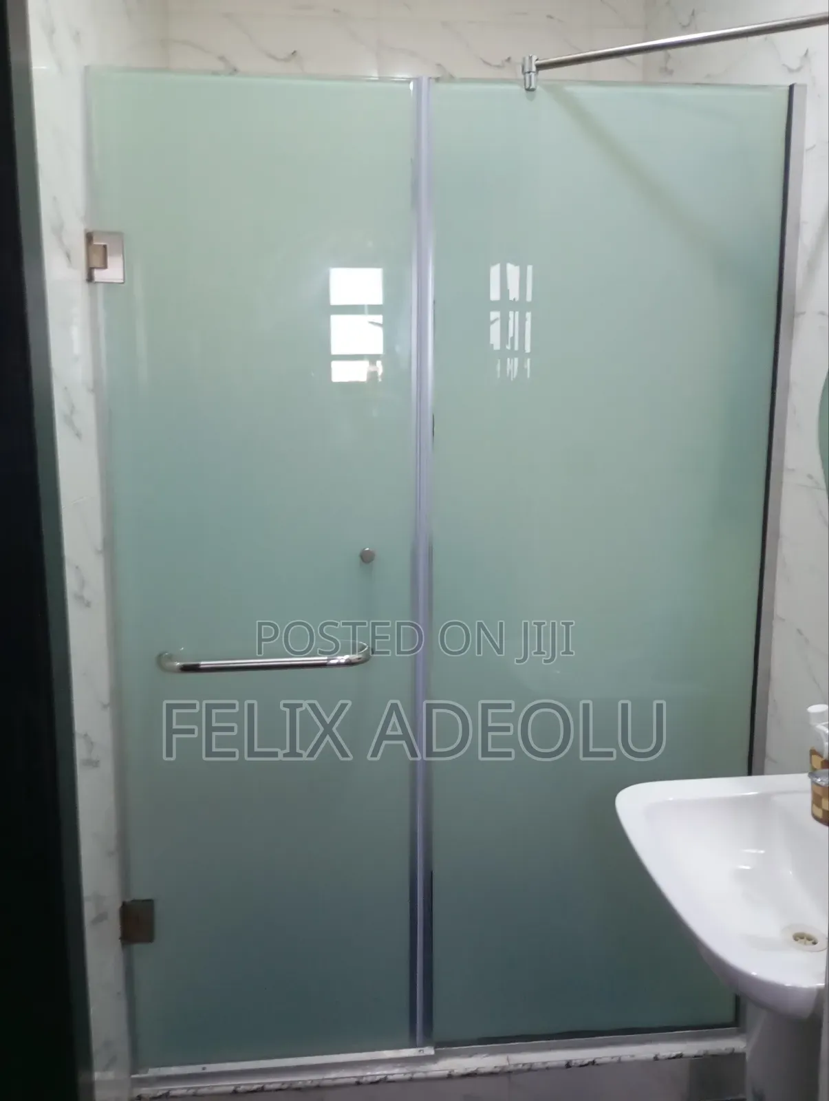 Cubicle Shower With Frosted Glasses 10mm