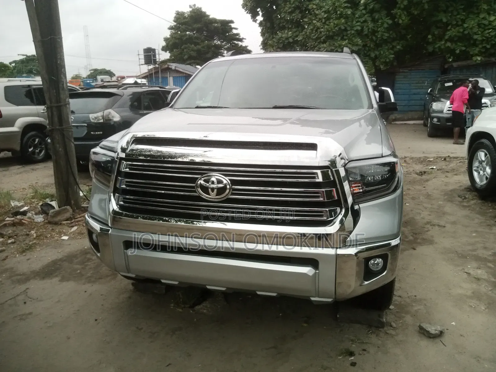 Toyota Sequoia Platinum 4dr SUV (5.7L 8cyl 6A) 2013 Silver