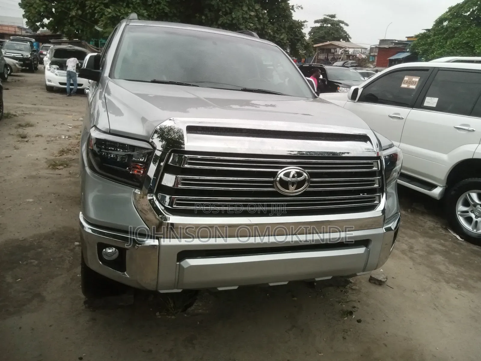 Toyota Sequoia Platinum 4dr SUV (5.7L 8cyl 6A) 2013 Silver