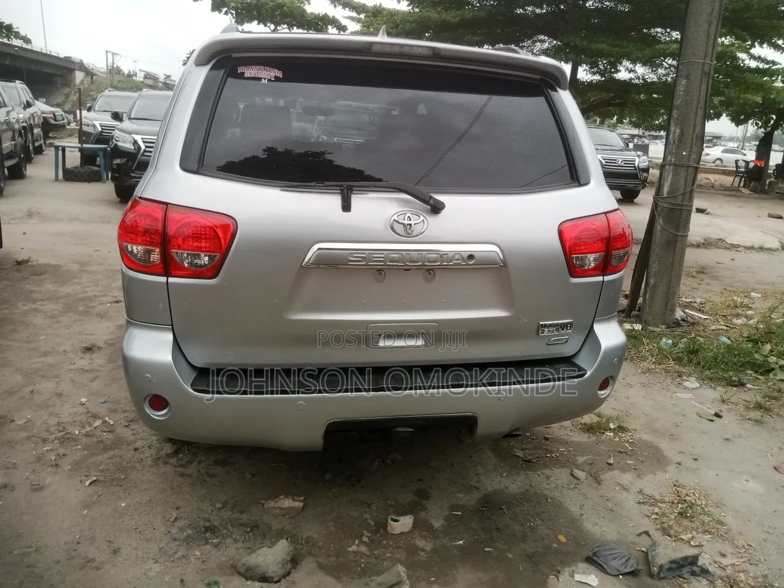 Toyota Sequoia Platinum 4dr SUV (5.7L 8cyl 6A) 2013 Silver