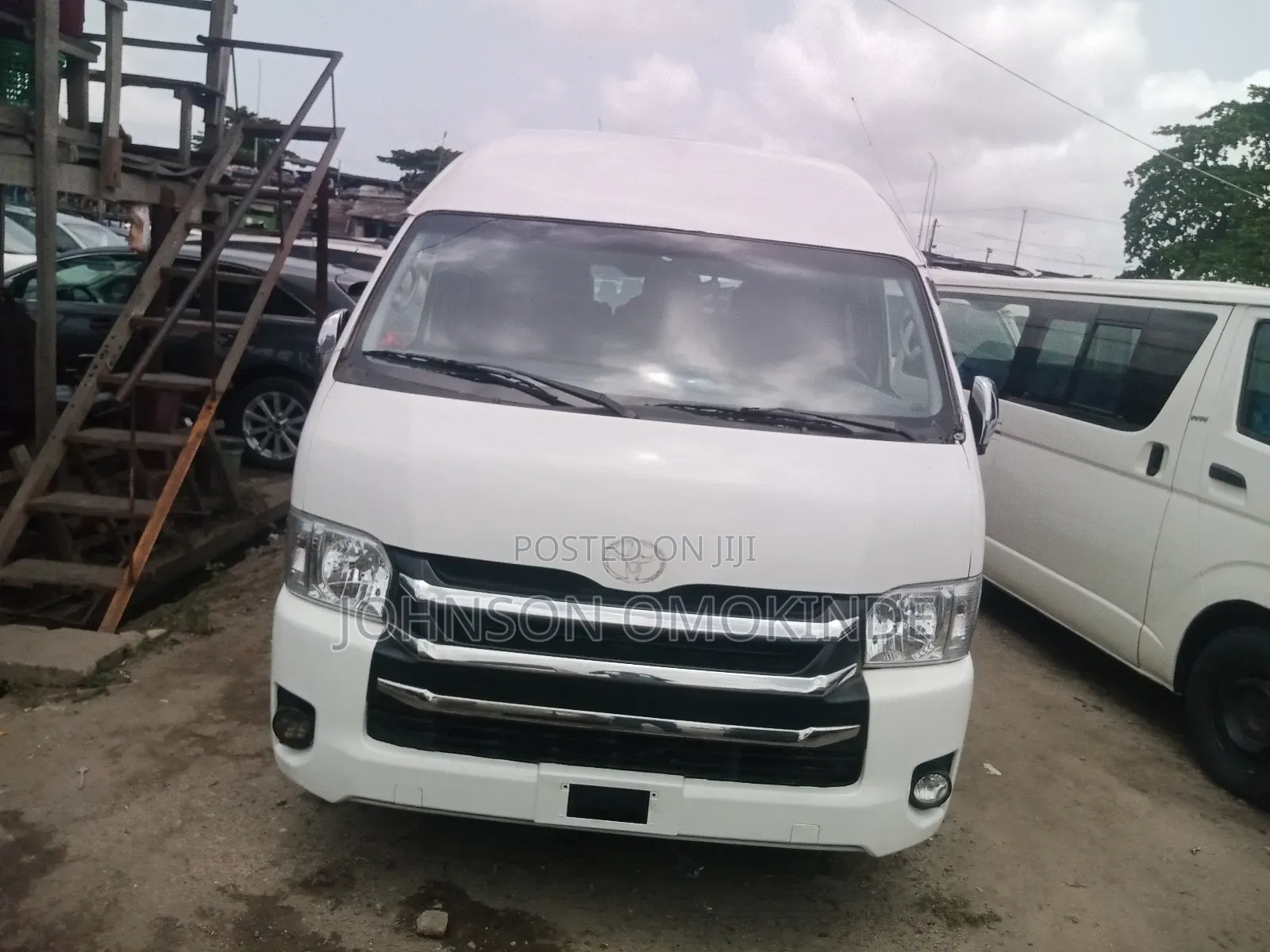 Toyota HiAce 2014 White