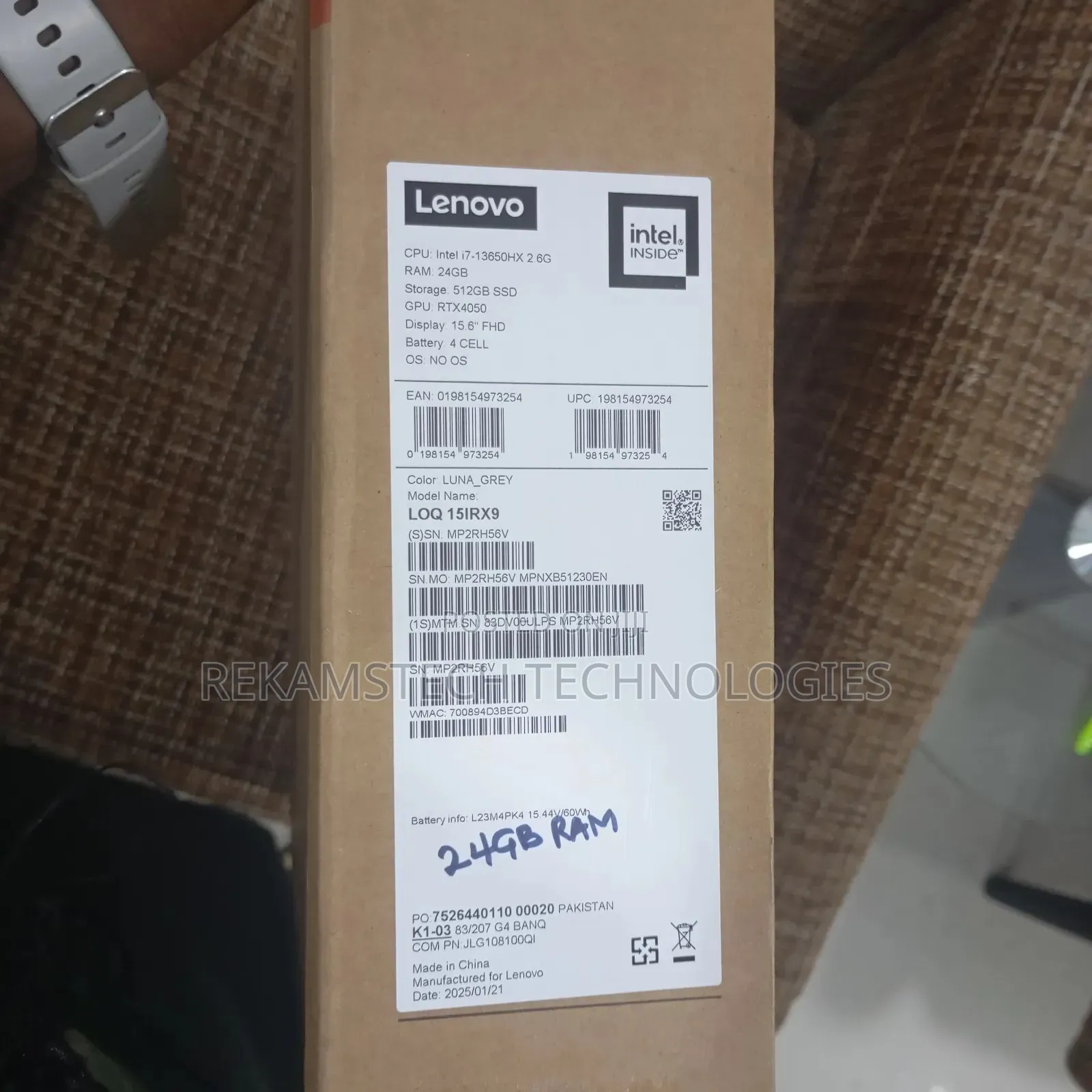 New Laptop Lenovo LOQ 15IRH8 24GB Intel Core I7 SSD 512GB