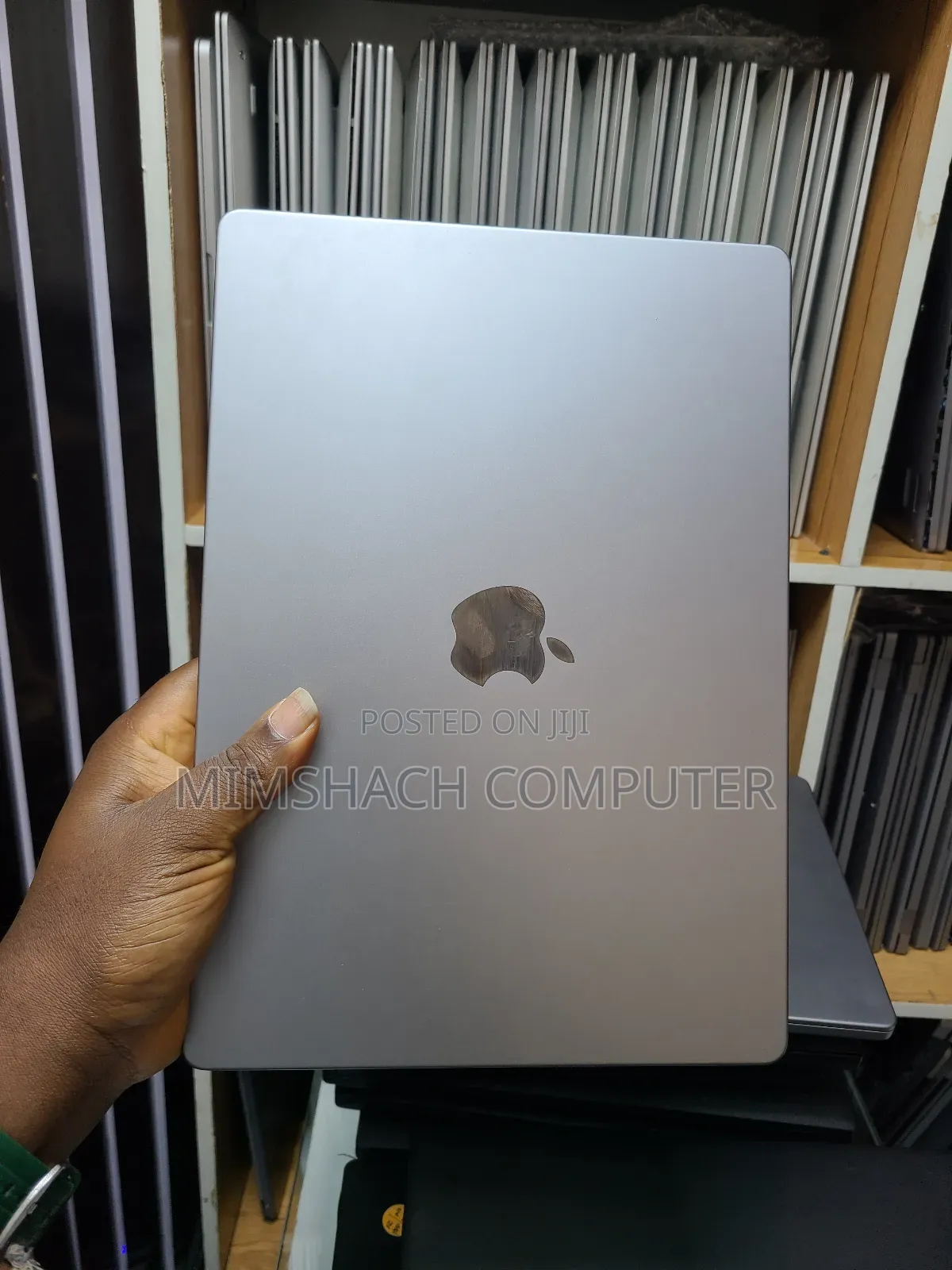 Laptop Apple MacBook Pro 2021 M1 16GB Apple M1 Pro SSD 512GB