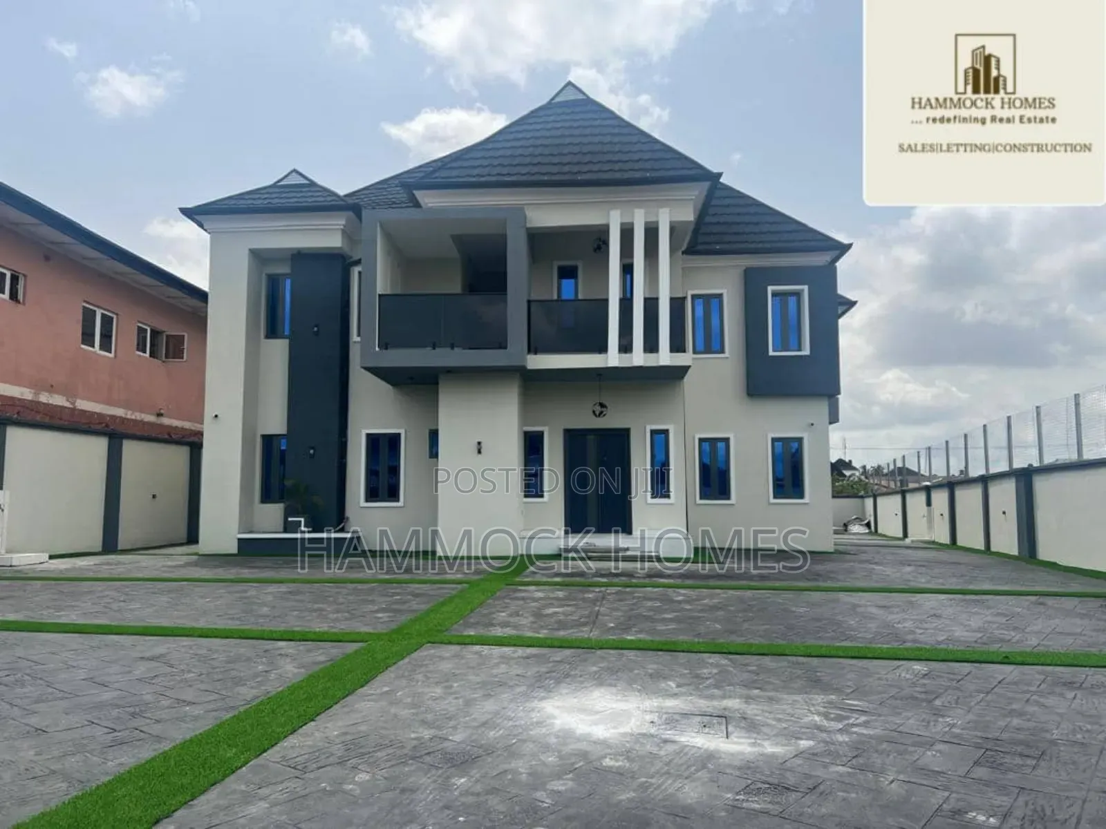 4bdrm Duplex in Oluyole Estate for sale