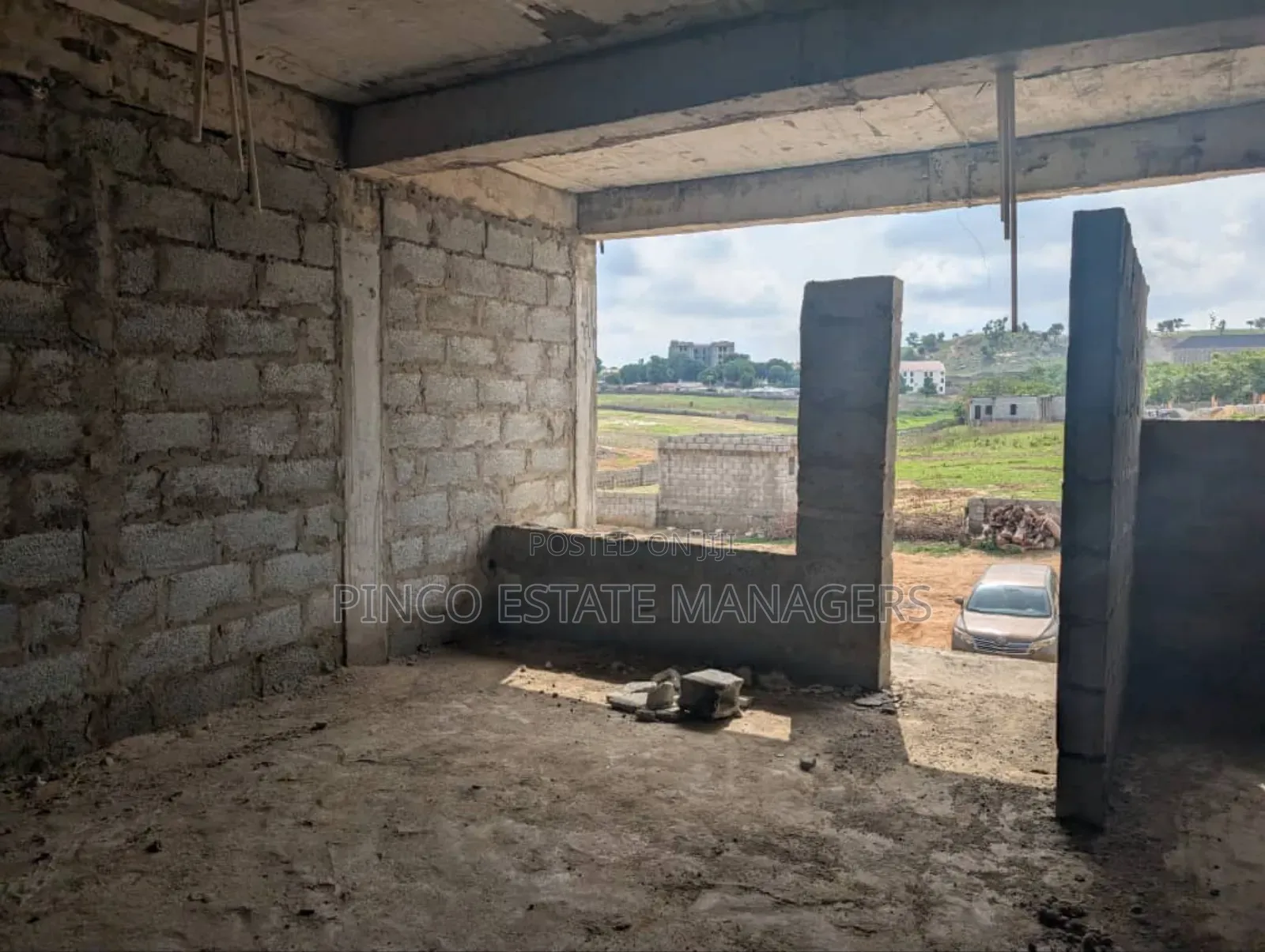 4bdrm Duplex in Mbora for sale