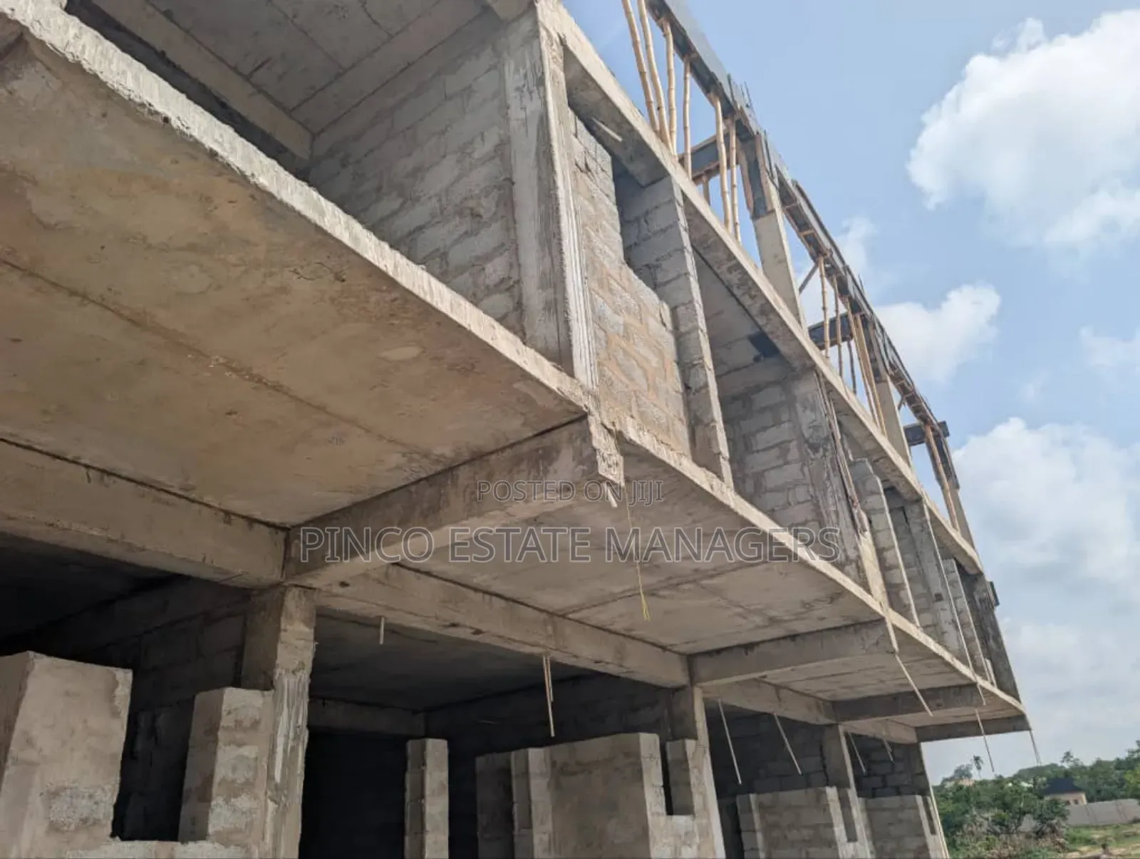 4bdrm Duplex in Mbora for sale