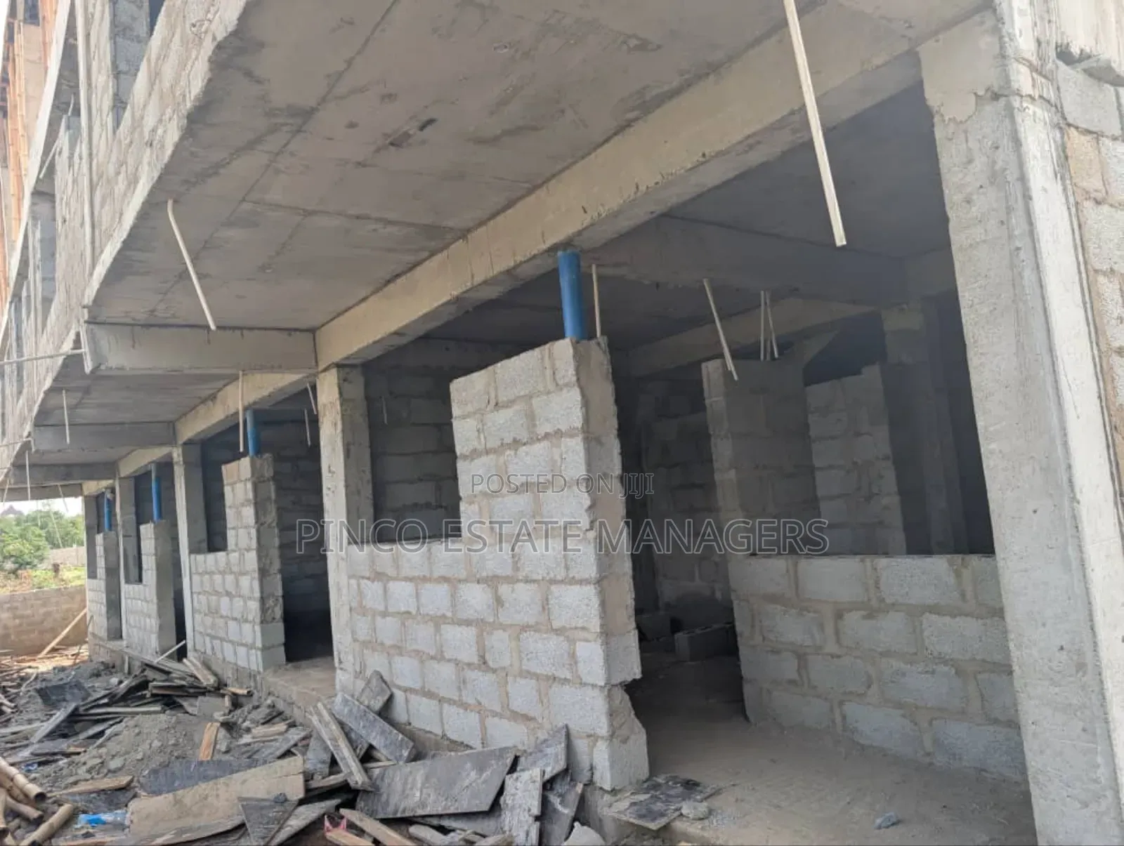 4bdrm Duplex in Mbora for sale