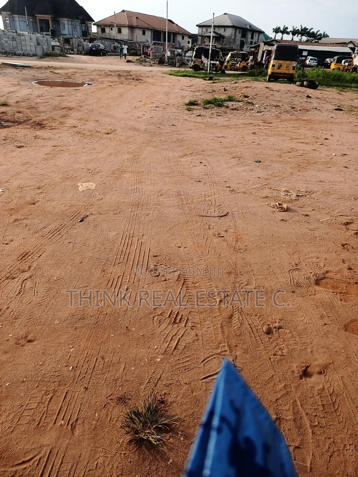 50/100 at Irhirhi,Airport Rd Close to D Tarrd Rd for 25m Neg.