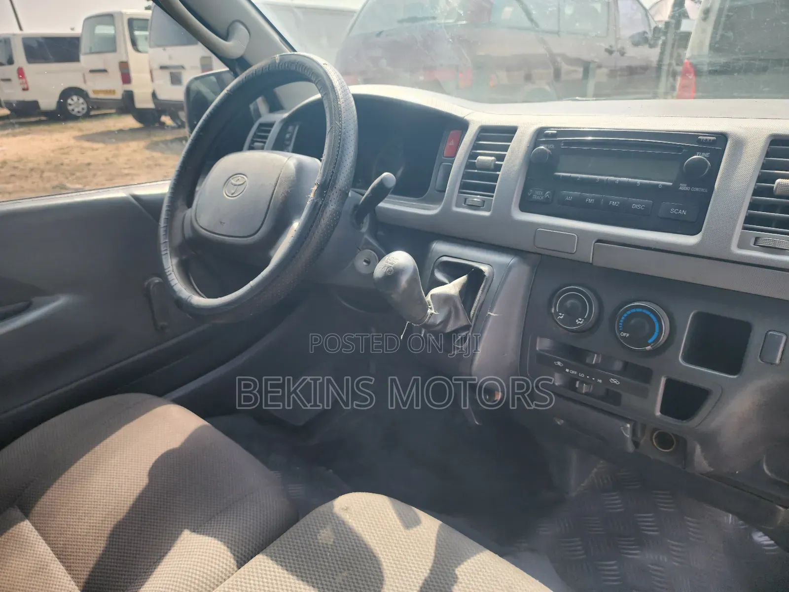 Toyota HiAce 2010 White