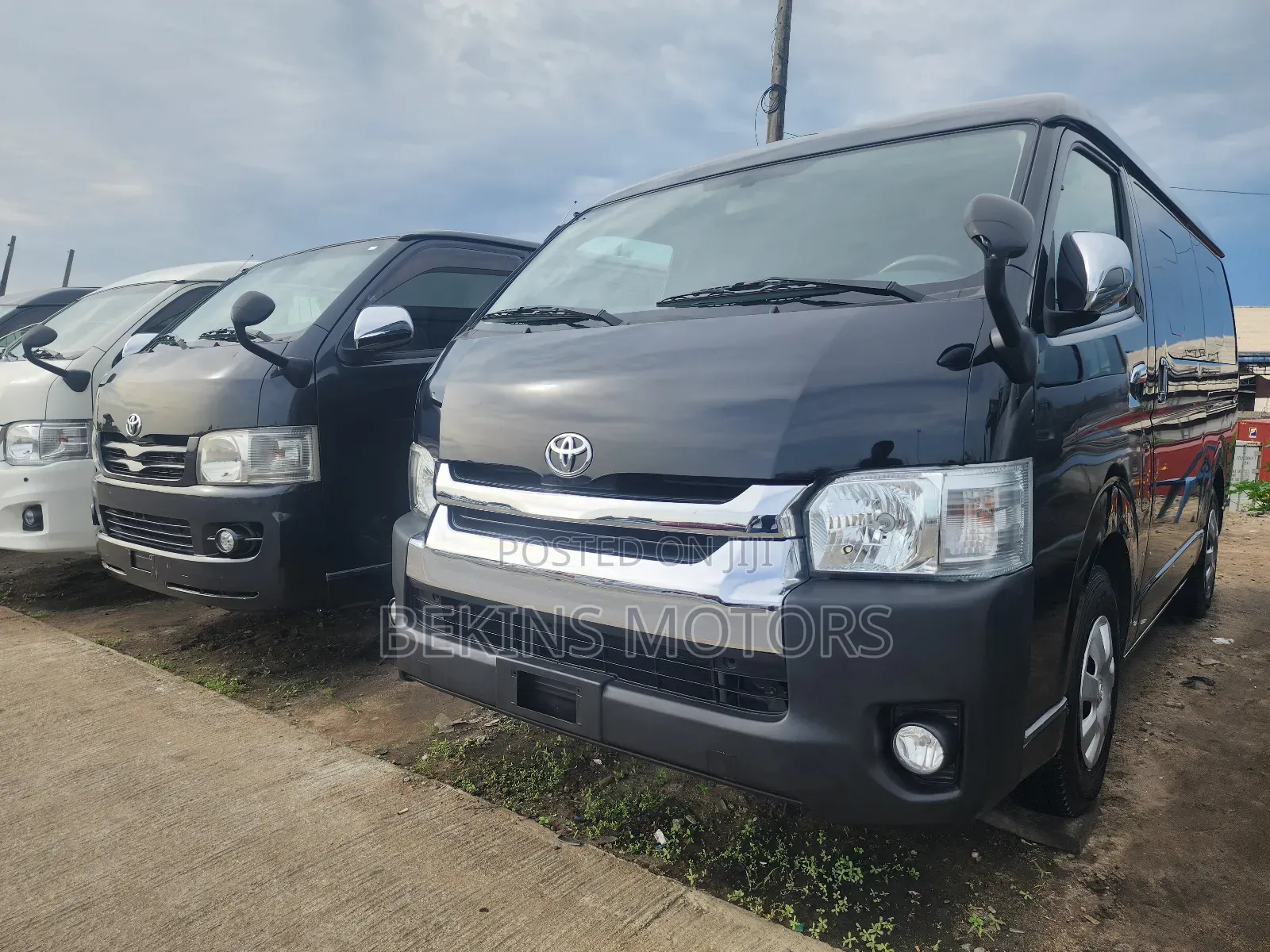 Toyota HiAce 2015 Black