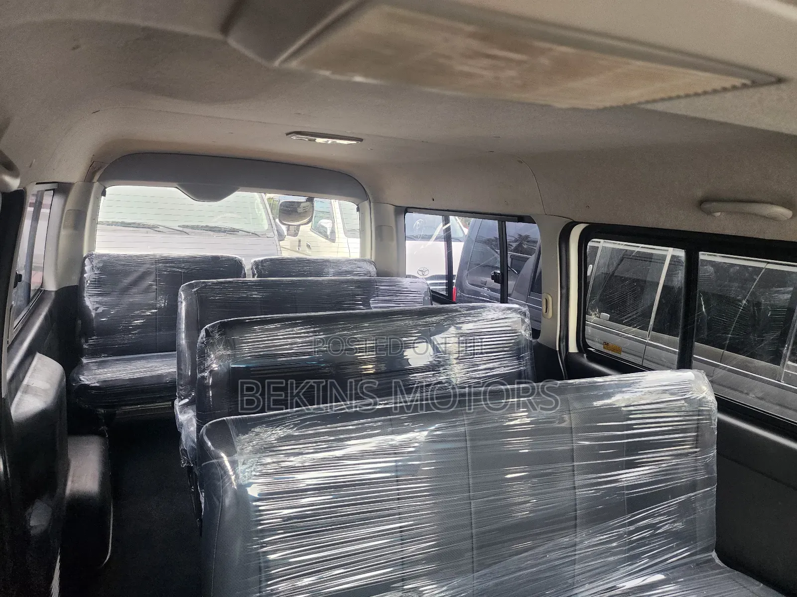Toyota HiAce 2016 White