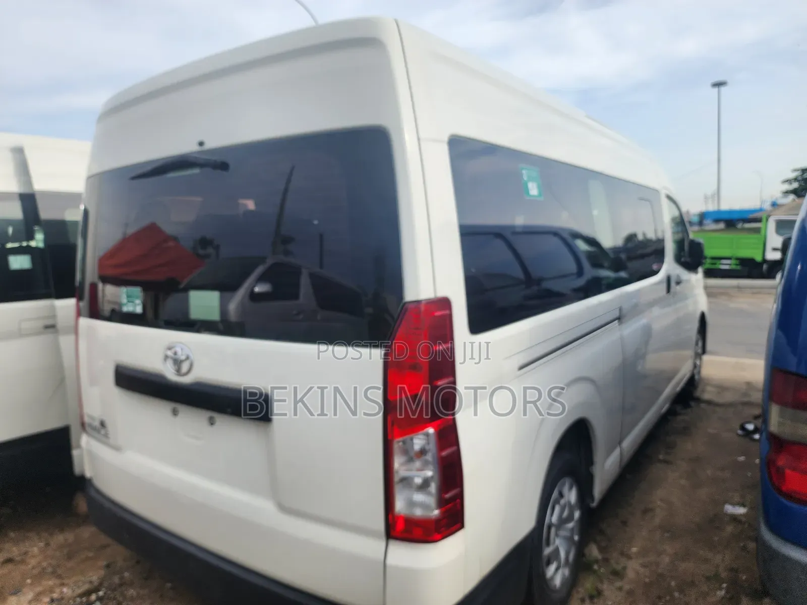 Toyota HiAce 2019 White