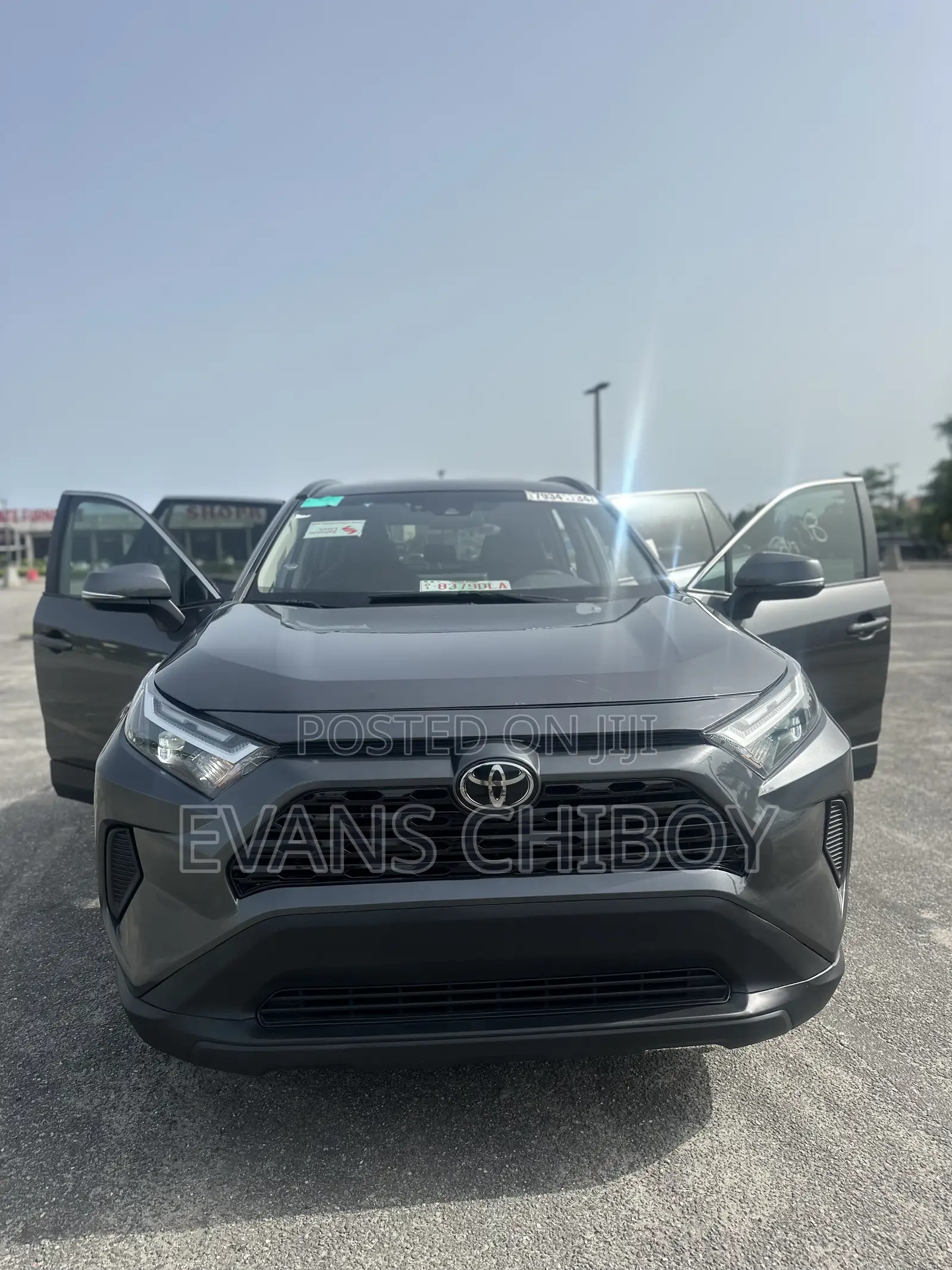 Toyota RAV4 XLE 2022 Gray