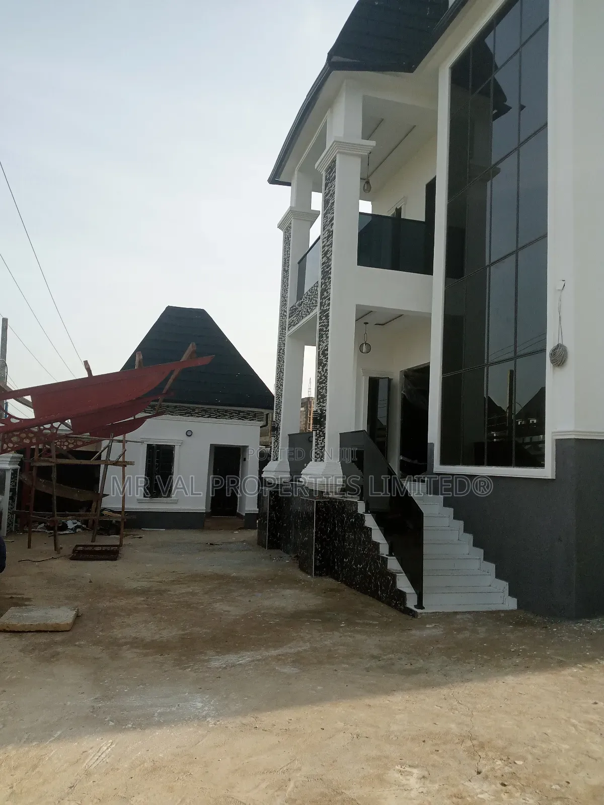 6bdrm Duplex in Efab Queens Gwarinpa for sale