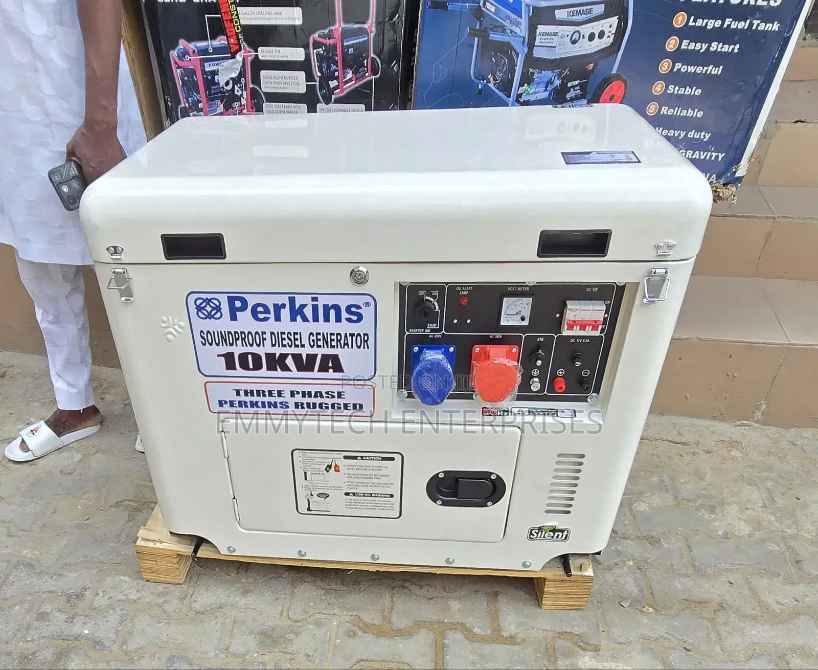 3phase 10kva Perkins Diesel Soundproof Gen 1year Wty