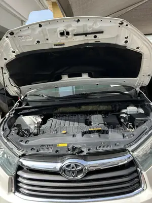 Toyota Highlander Limited Platinum 4dr SUV AWD (3.5L 6cyl 6A) 2014