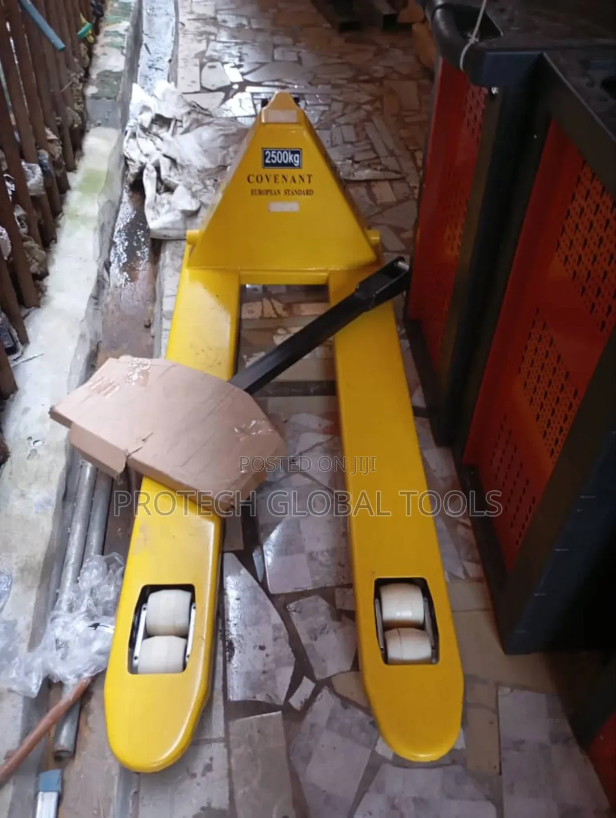 2500kg Hand Hydraulic Pallet Truck