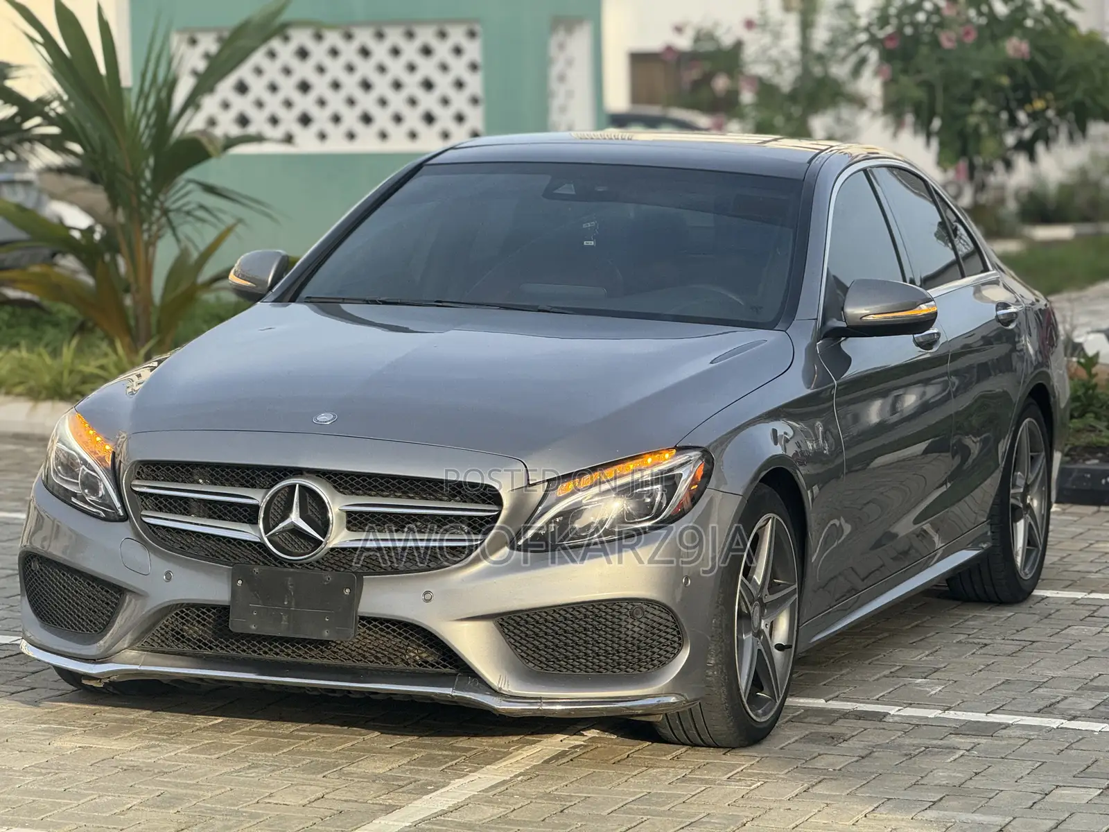 Mercedes-Benz C300 Luxury 4dr AWD 4Matic Sedan (2.0L 4cyl 7A) 2015 Gray