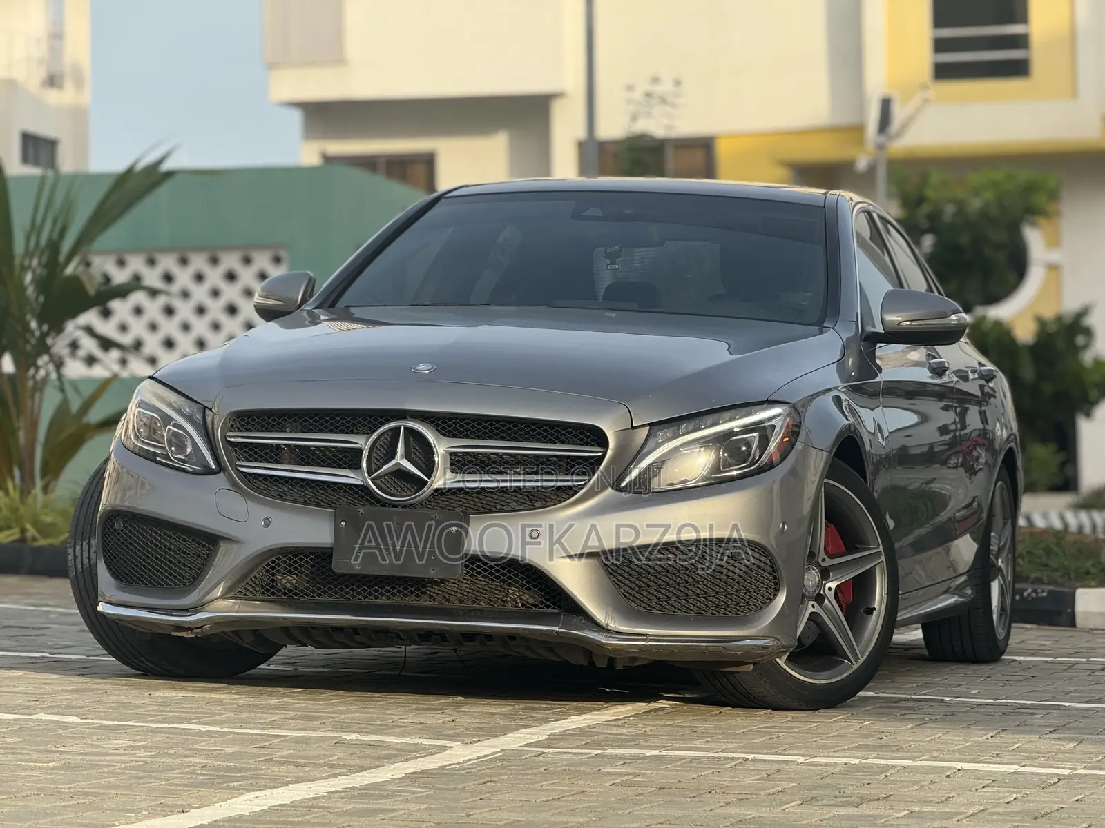 Mercedes-Benz C300 Luxury 4dr AWD 4Matic Sedan (2.0L 4cyl 7A) 2015 Gray