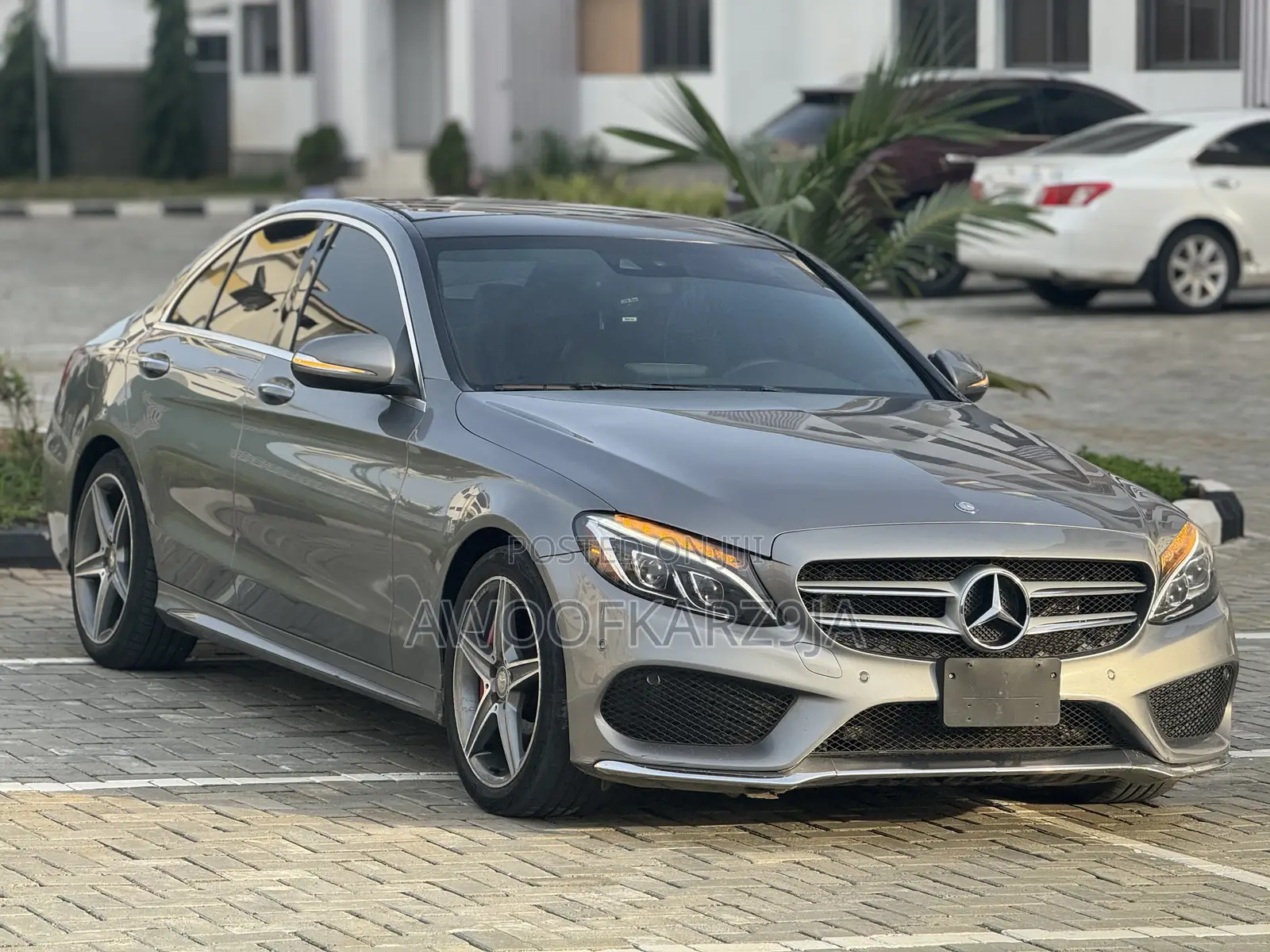 Mercedes-Benz C300 Luxury 4dr AWD 4Matic Sedan (2.0L 4cyl 7A) 2015 Gray