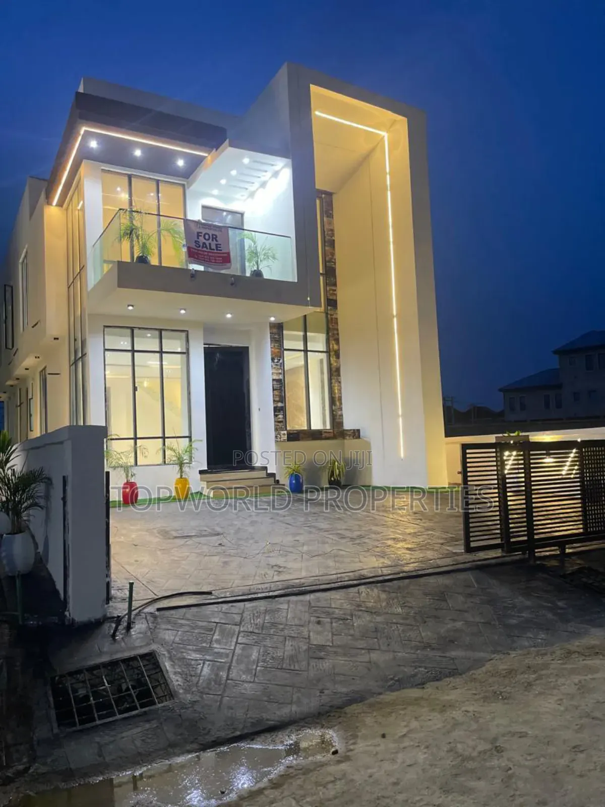 5bdrm Duplex in Chevron Lekki for sale