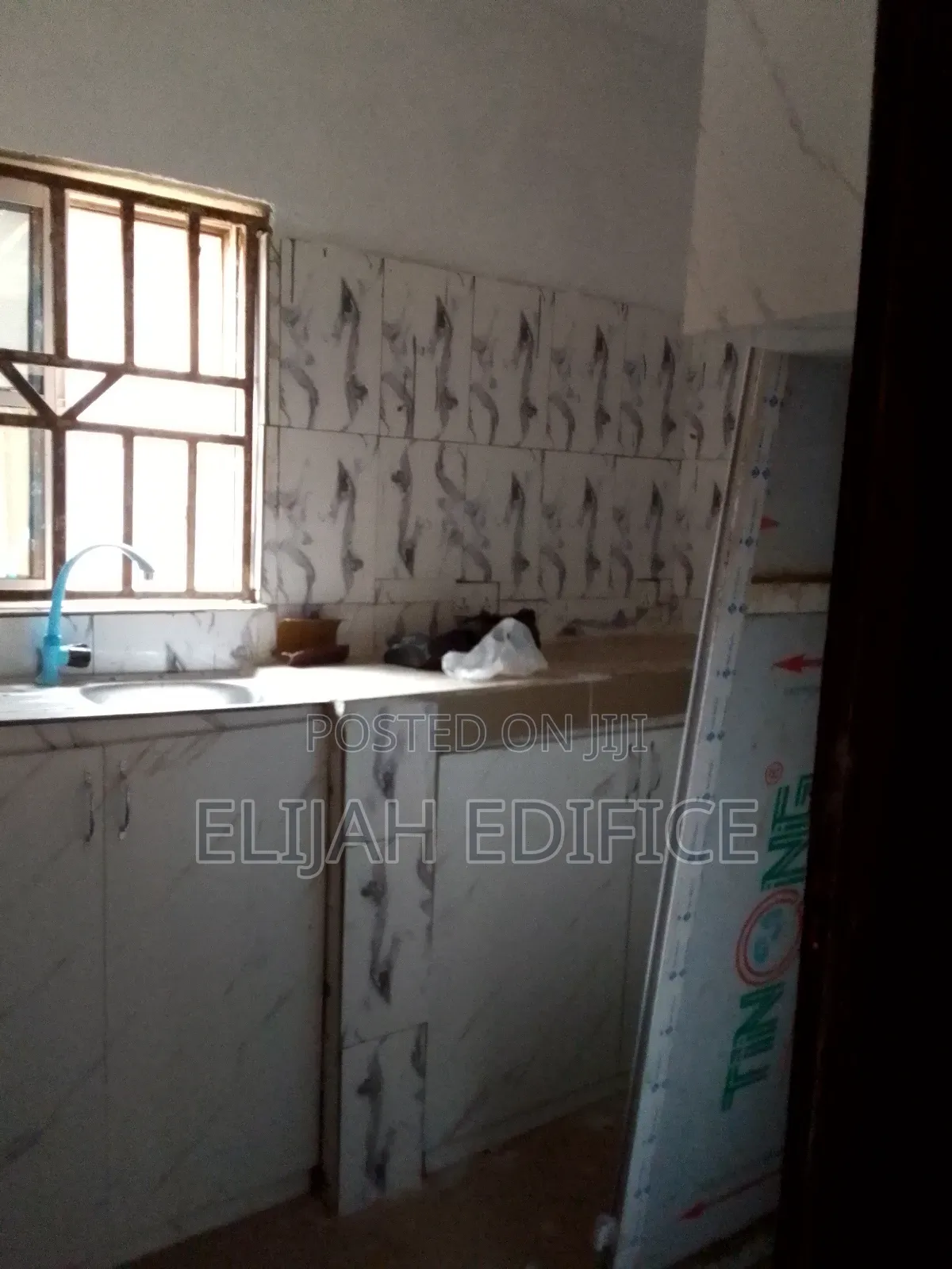 Furnished 1bdrm Block of Flats in First Gate, Ikorodu Garage for rent
