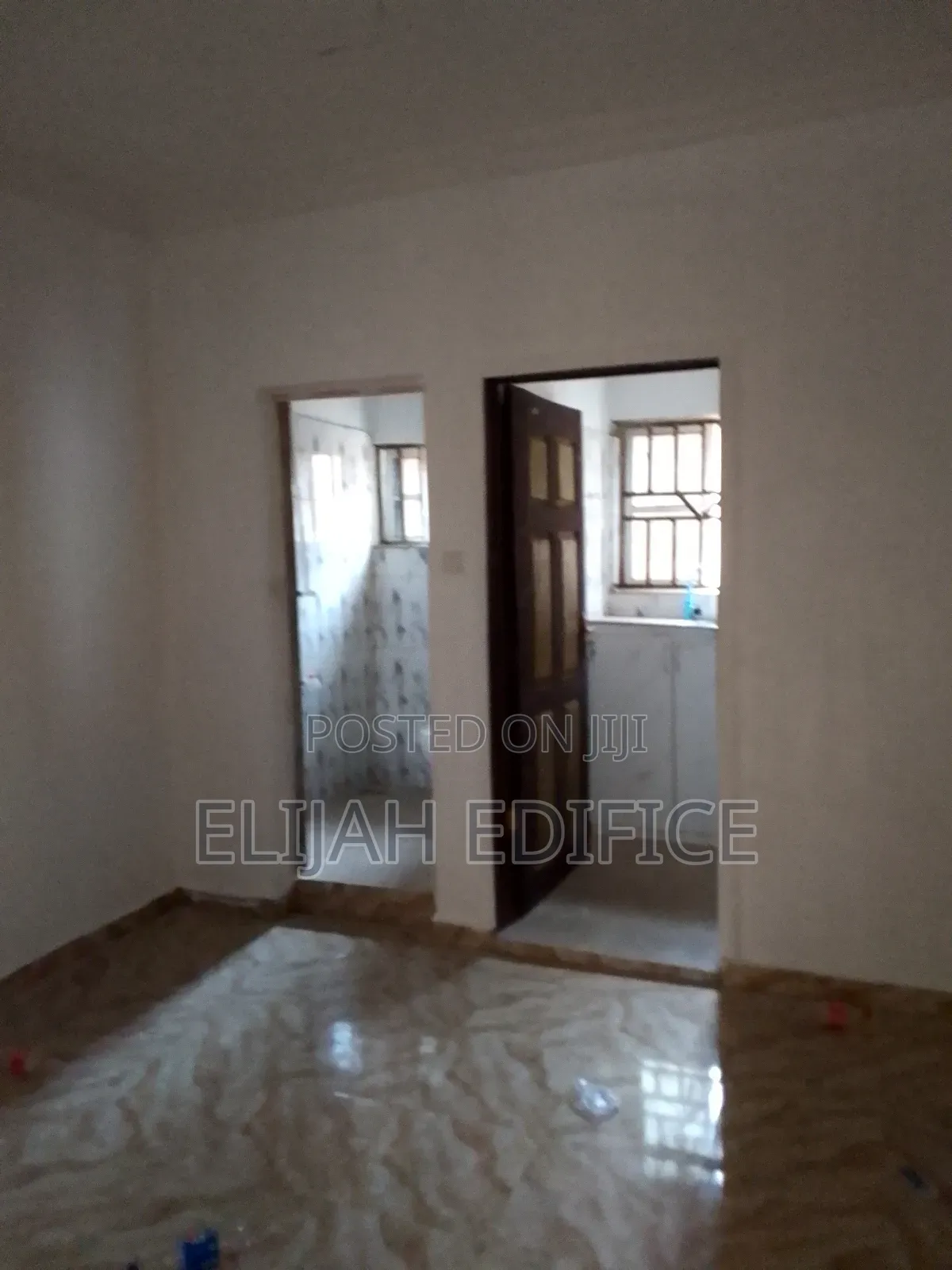 Furnished Studio Apartment in First Gate, Ikorodu Garage for rent