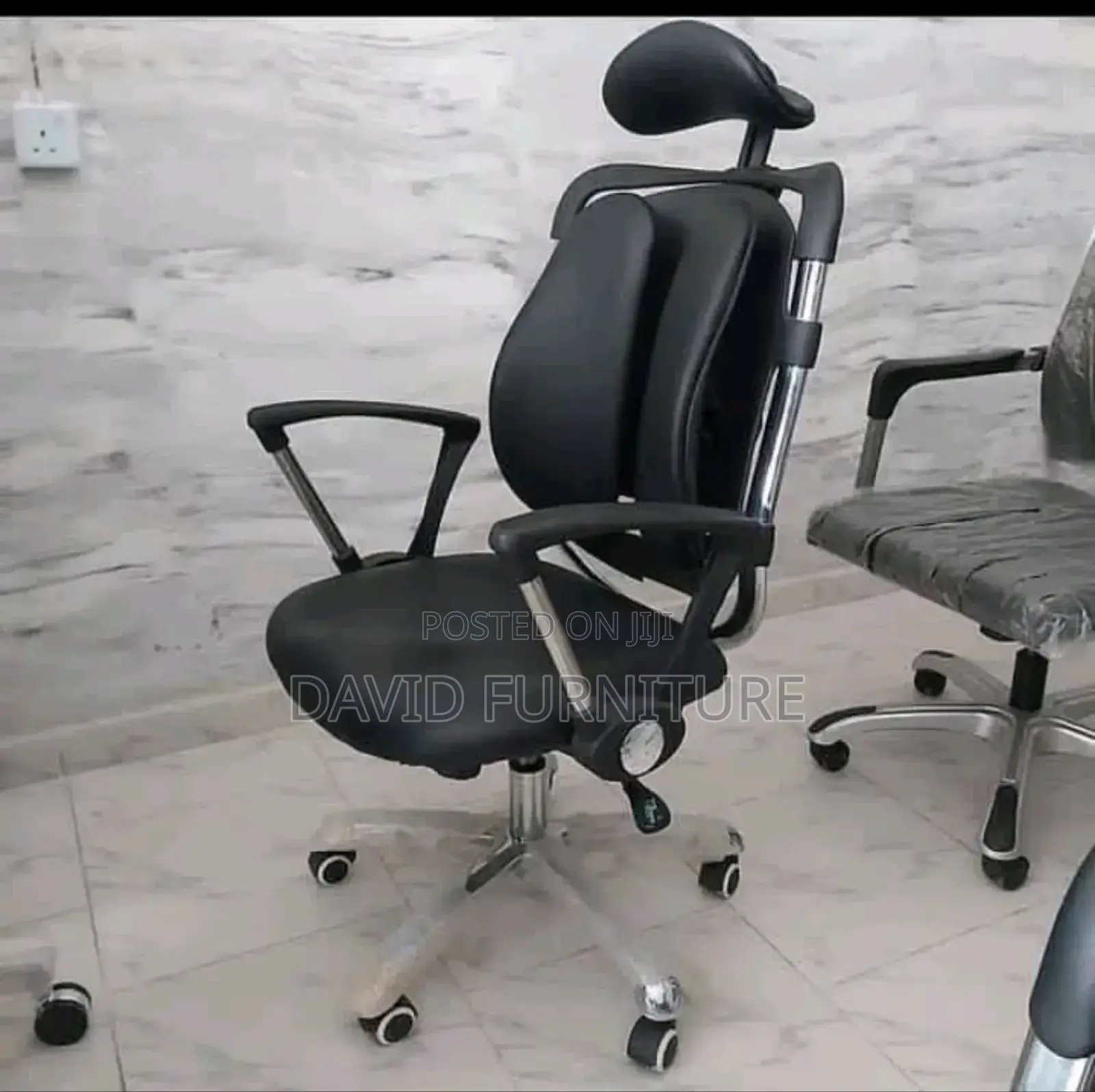 Leather Kidney Chair (Swivel)