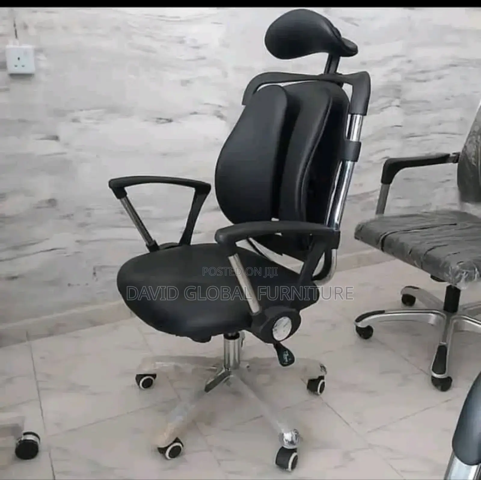 Leather Kidney Chair (Swivel)