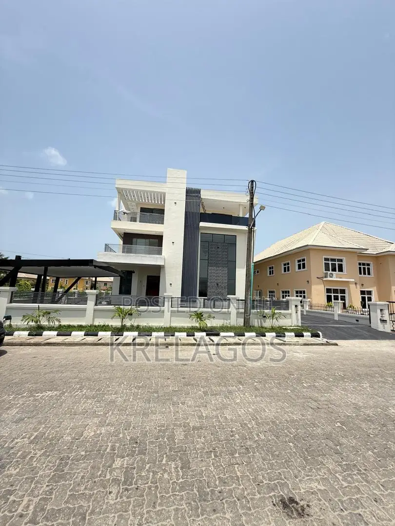 5bdrm Duplex in Chevron for sale